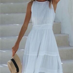 Pampelone Chic White Sleeveless Maxi Dress
